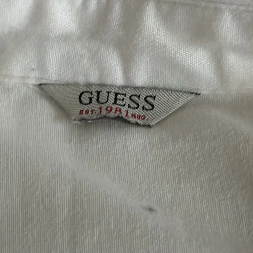 Guess long sleeve button up white blouse size XS - Picture 7 of 9